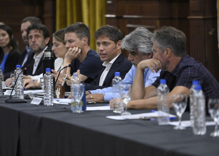 Axel Kicillof mantuvo un encuentro con representantes de la industria textil y del cuero