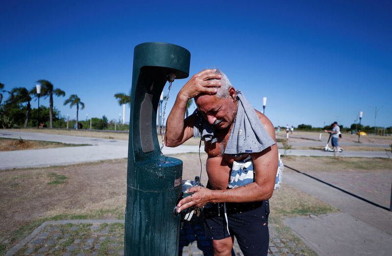 Continúa la ola de calor y hay alerta roja en varias regiones de la provincia