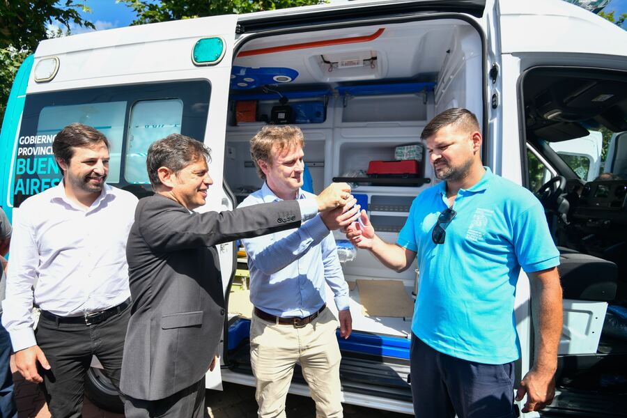 Olavarría: La Provincia entregó viviendas, una ambulancia y $1.500 millones para obras