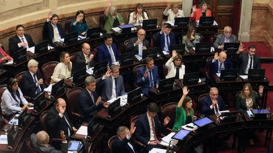 Los senadores aumentaron sus dietas y cobrarán más de 4 millones de pesos