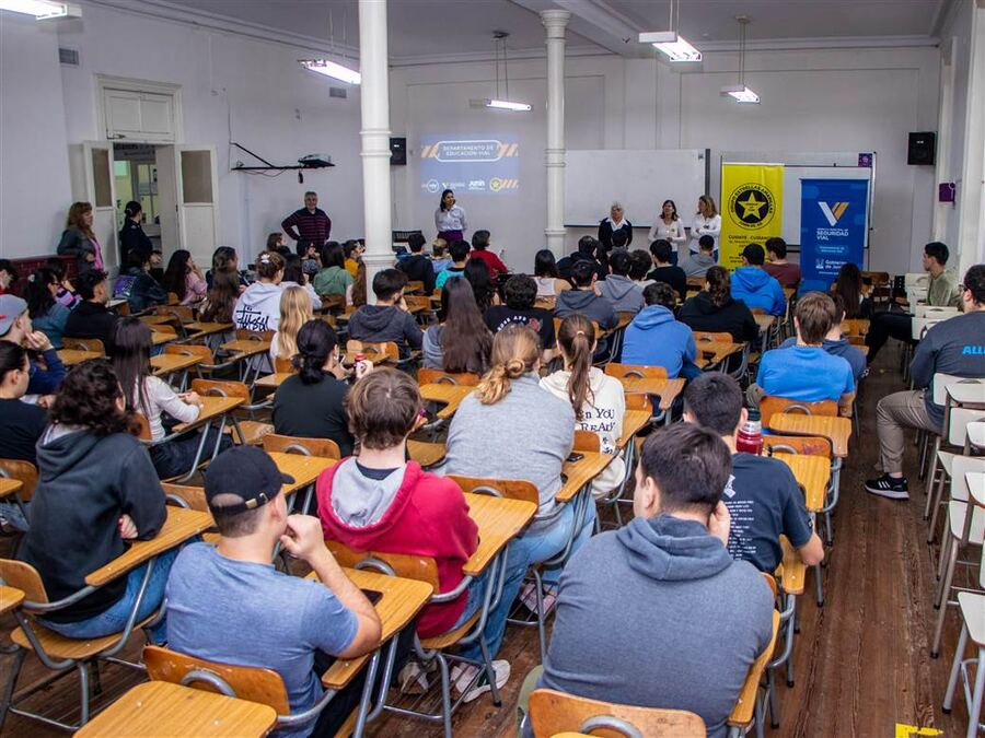 Caputo aseguró que la inflación de junio se ubicará por debajo del 5%