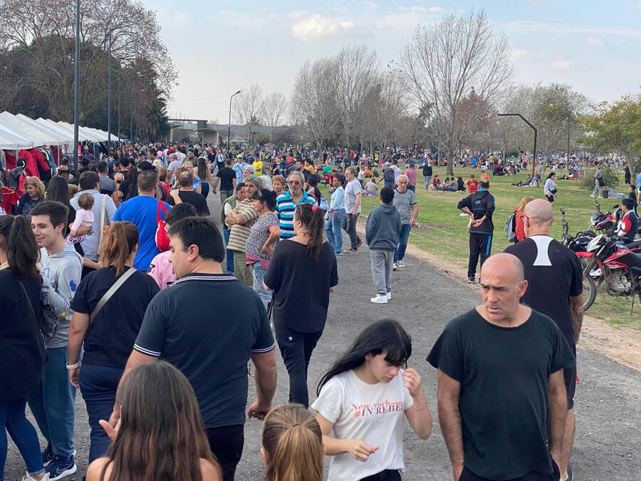 La Plata: El municipio inauguró el Paseo de Compras Meridiano V
