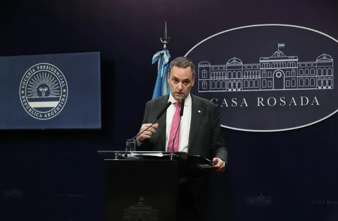 El Gobierno anunció que tomará examen de idoneidad a 40 mil empleados estatales