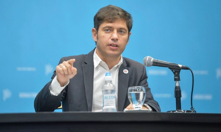 Kicillof destacó la baja de los contagios, pero dijo que “si hace falta se tomarán nuevas medidas”