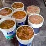 En la ciudad de Mar del Plata clausuraron una carnicería que guardaba milanesas de pollo en baldes de pintura
