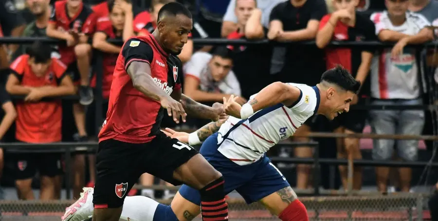 San Lorenzo cayó ante Newell's y le cedió el liderazgo a River