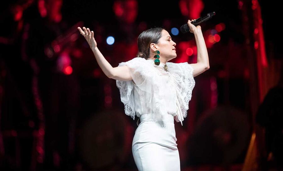 Natalia LaFourcade se presenta por primera vez en el Estadio Movistar Arena de Buenos Aires