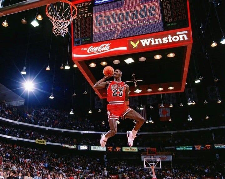 Subastaron en 2,2 millones de dólares un par de zapatillas que usó Michael Jordan en las finales de la NBA de 1998