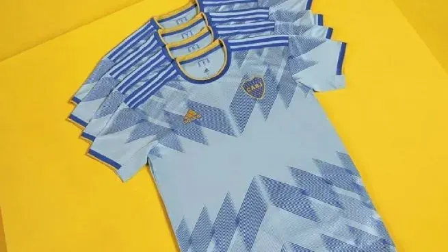 Boca presentó su nueva camiseta alternativa, con un particular color