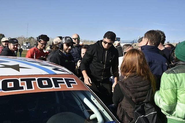 "Dibu" Martínez revolucionó el Autódromo de La Plata