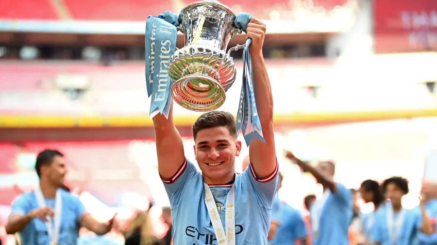Julián Álvarez y el Manchester City campeones de la FA Cup