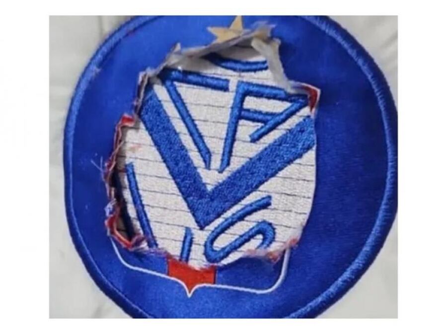 Un hincha de Tigre se compró una campera del club que tenía un detalle insólito