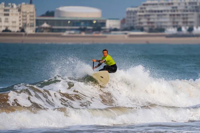 La surfista Lucía Cosoleto se consagró bicampeona del mundo