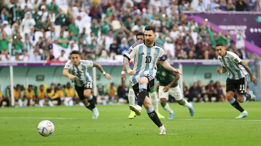 Eliminatorias Sudamericanas: con un golazo de tiro libre de Messi, Argentina le ganó 1-0 a Ecuador