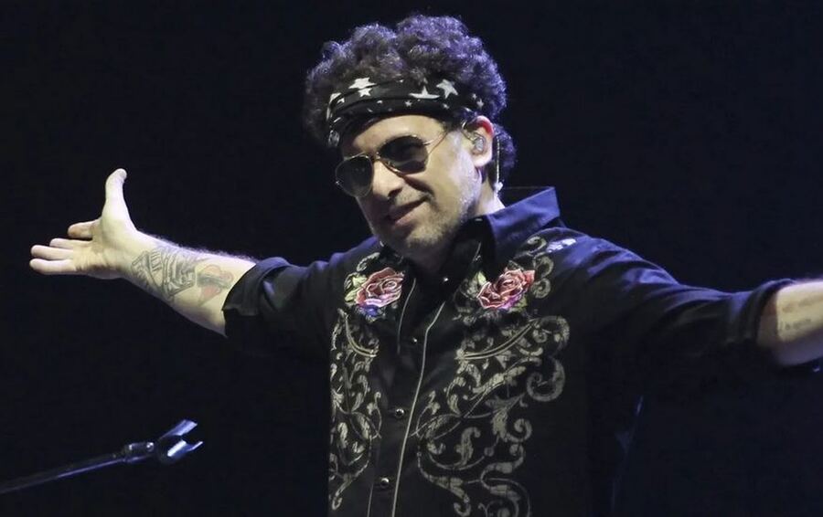 Calamaro se disculpó por terminar antes un recital en Bogotá y dijo haber sufrido la altura