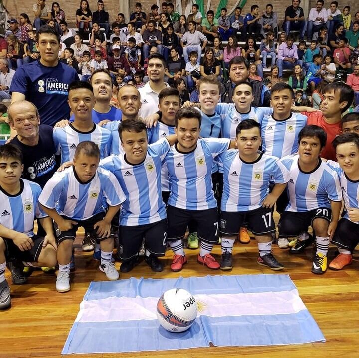Mundial de talla baja: Argentina comenzó con el pie derecho y goleó a México