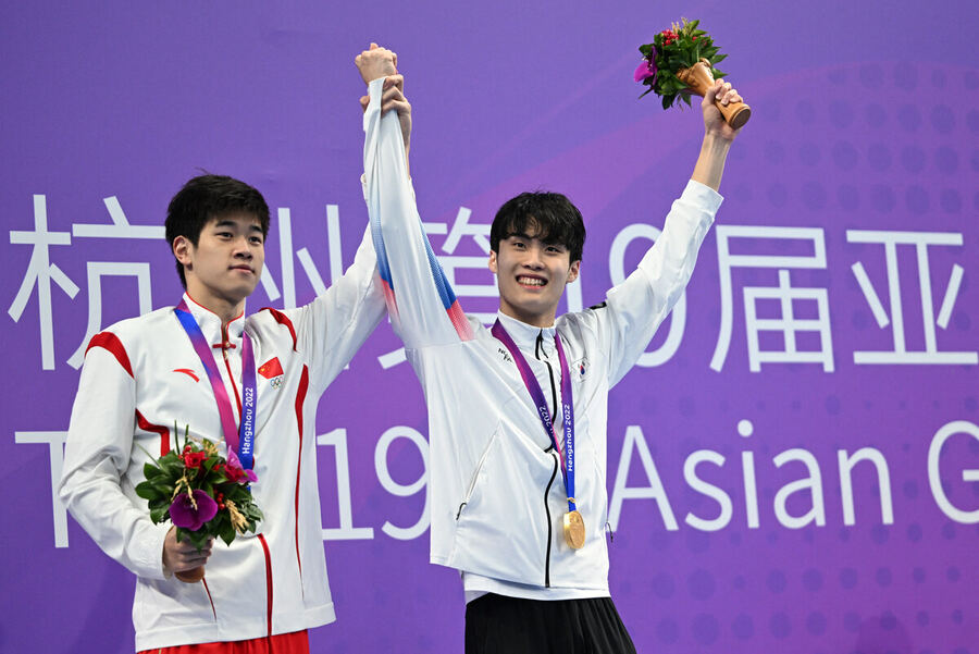 China se impuso en un Mundial de natación con ausencias notables 