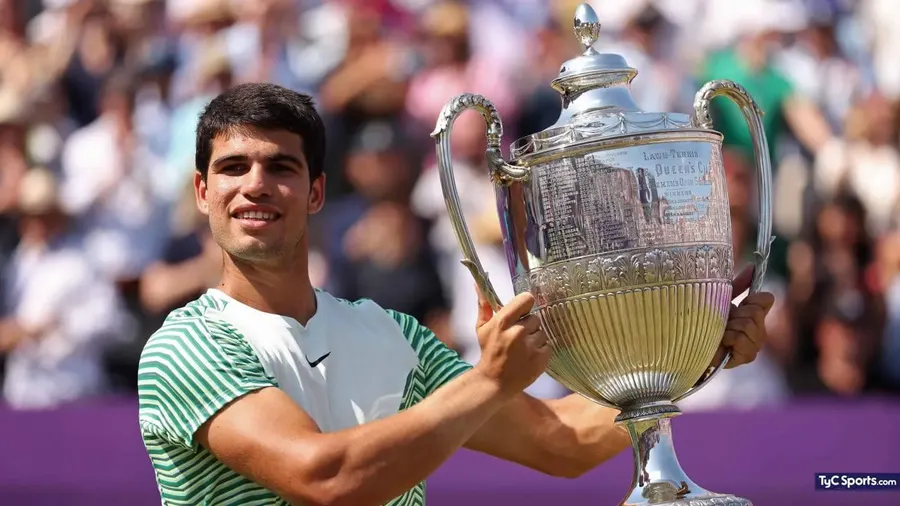 Carlos Alcaraz, campeón por primera vez en el año: venció a Medvedev y festejó en Indian Wells