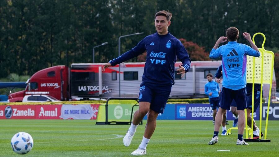 Paulo Dybala fue convocado por Lionel Scaloni para jugar con Argentina en la doble fecha de Eliminatorias
