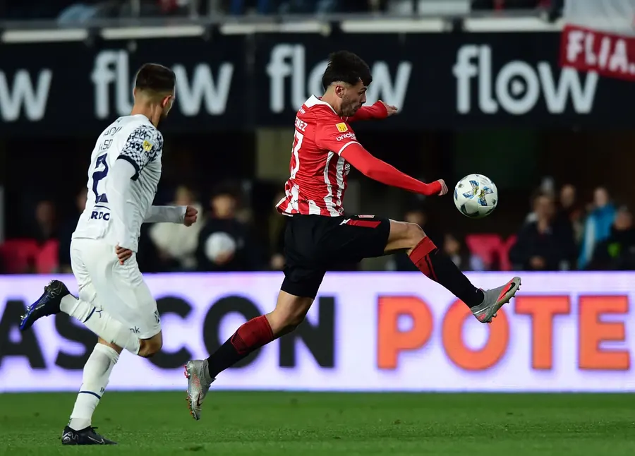 Estudiantes cayó 2 a 0 con Independiente en el Estadio UNO