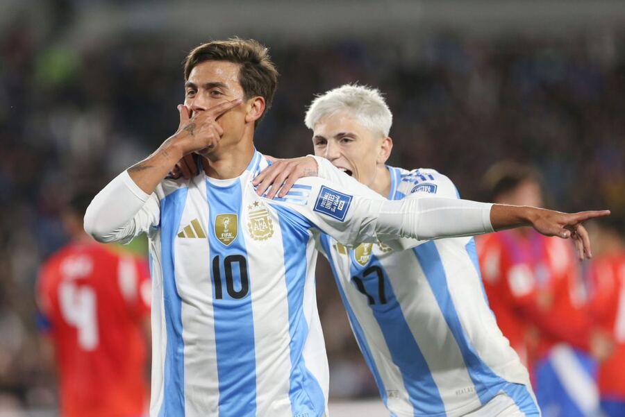 Eliminatorias: con una ráfaga en el final la Selección Argentina goleó 3-0 a Chile en el Monumental