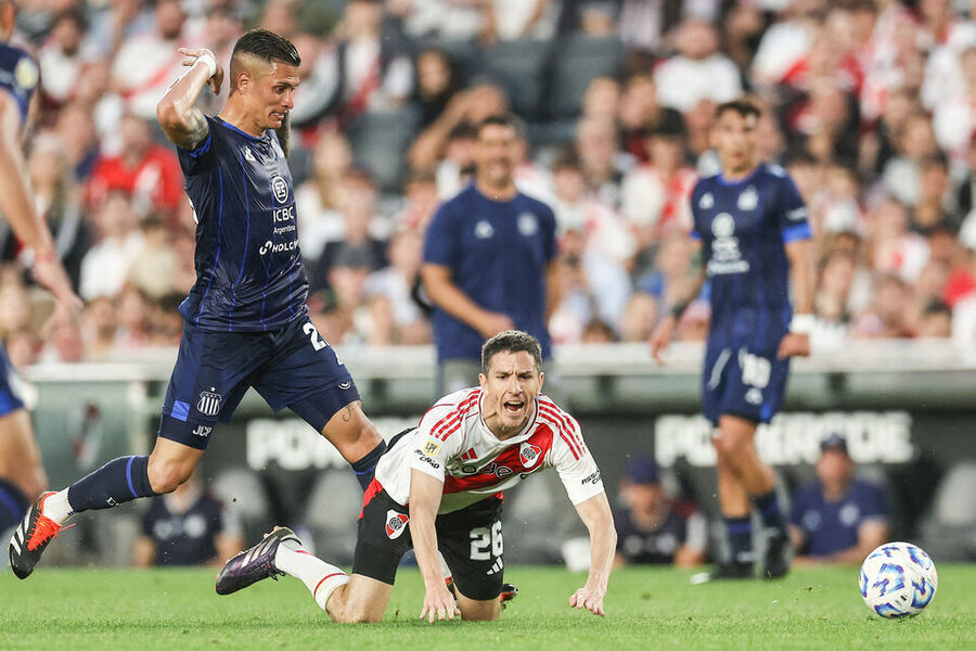 River no le encontró la vuelta y perdió con Talleres 1 a 0