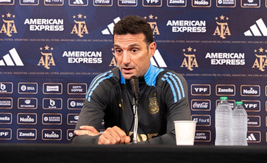 Scaloni se refirió a la posible postergación del partido ante Venezuela: "Lo más importante es la seguridad"