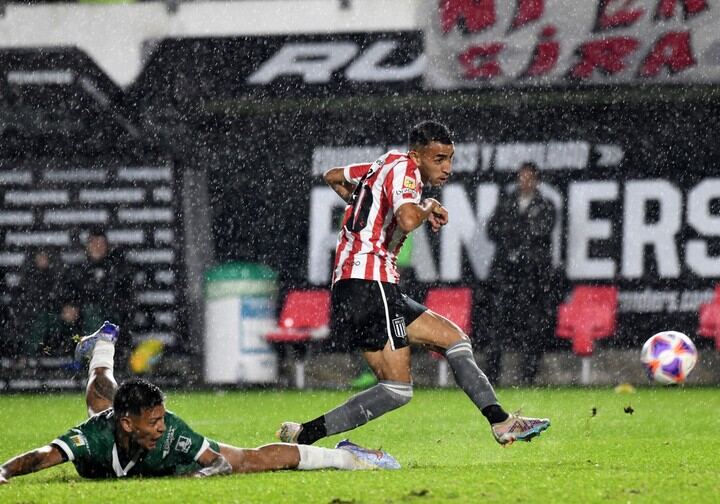Liga Profesional: Estudiantes juega ante Banfield en el Estadio Florencio Sola