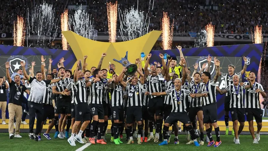 Botafogo gritó campeón en el Brasilerao y Athletico Paranaense de "Lucho" González descendió