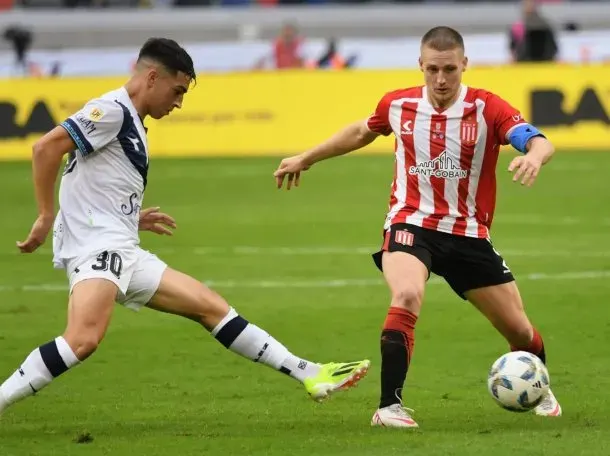 Estudiantes y Vélez juegan por el Trofeo de Campeones