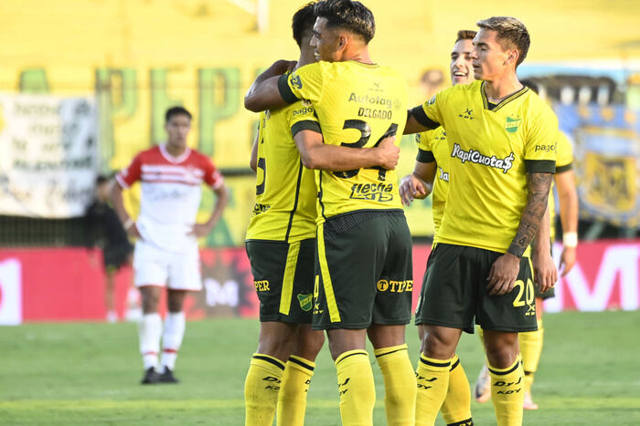 Estudiantes perdió el invicto con Defensa y Justicia