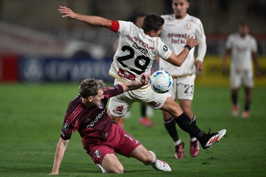 River no brilló pero le ganó 1 a 0 a Universitario en su debut en la Copa Libertadores