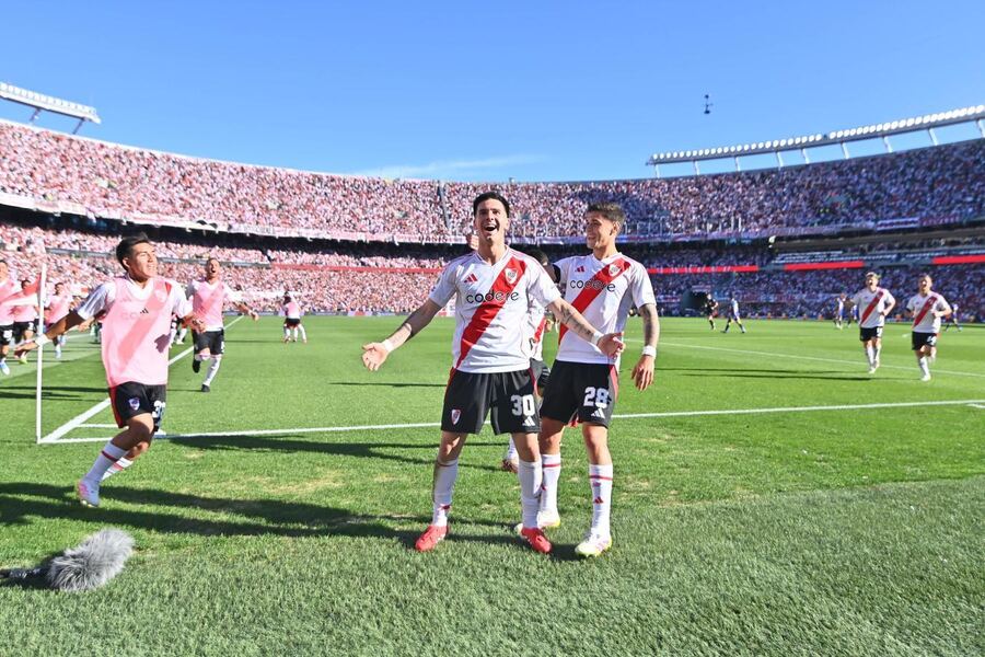 River venció 2-1 en el Monumental a Boca y festejó con su gente