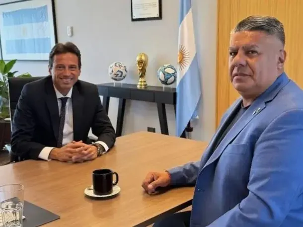 Chiqui Tapia reunió a la dirigencia de San Lorenzo y dio un ultimátum para resolver la crisis