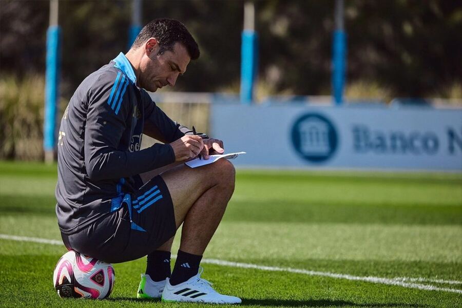 Sin Dibu Martínez y con una sorpresa en la delantera: la lista de Scaloni para el amistoso de la Selección argentina