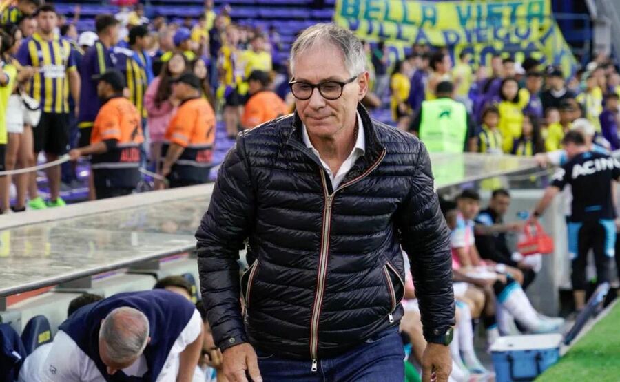 Ariel Holan renunció al cargo de DT tras el polémico título que le dio la AFA