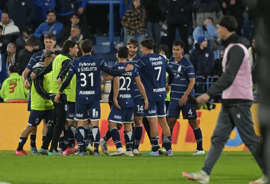 Rosario Central-Racing y River-Gimnasia: se definen hoy los últimos semifinalistas del Apertura