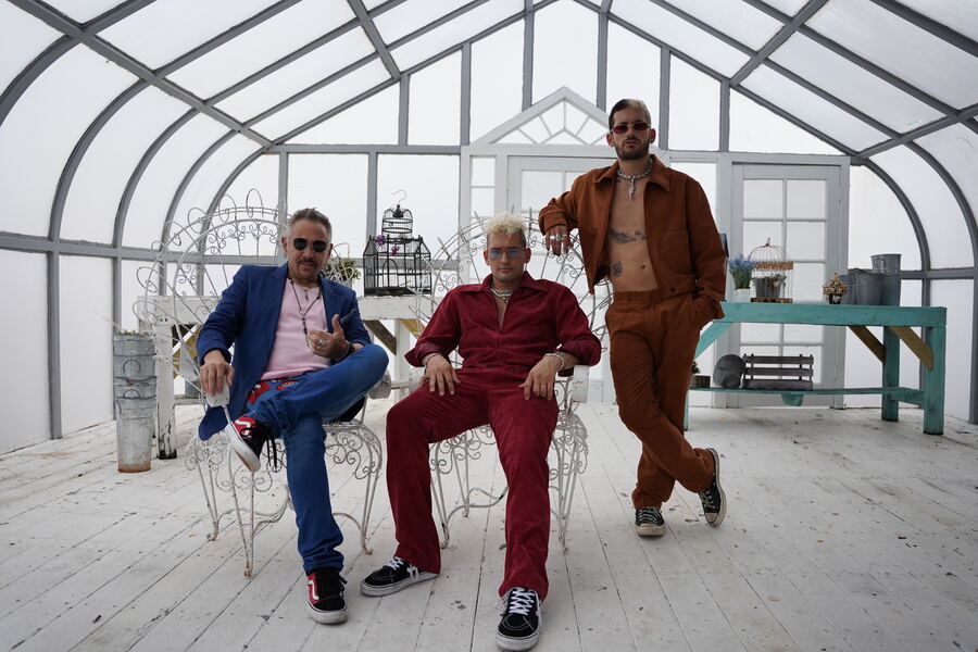 Lerner se unió a Mau y Ricky para "No hace falta que lo digas"