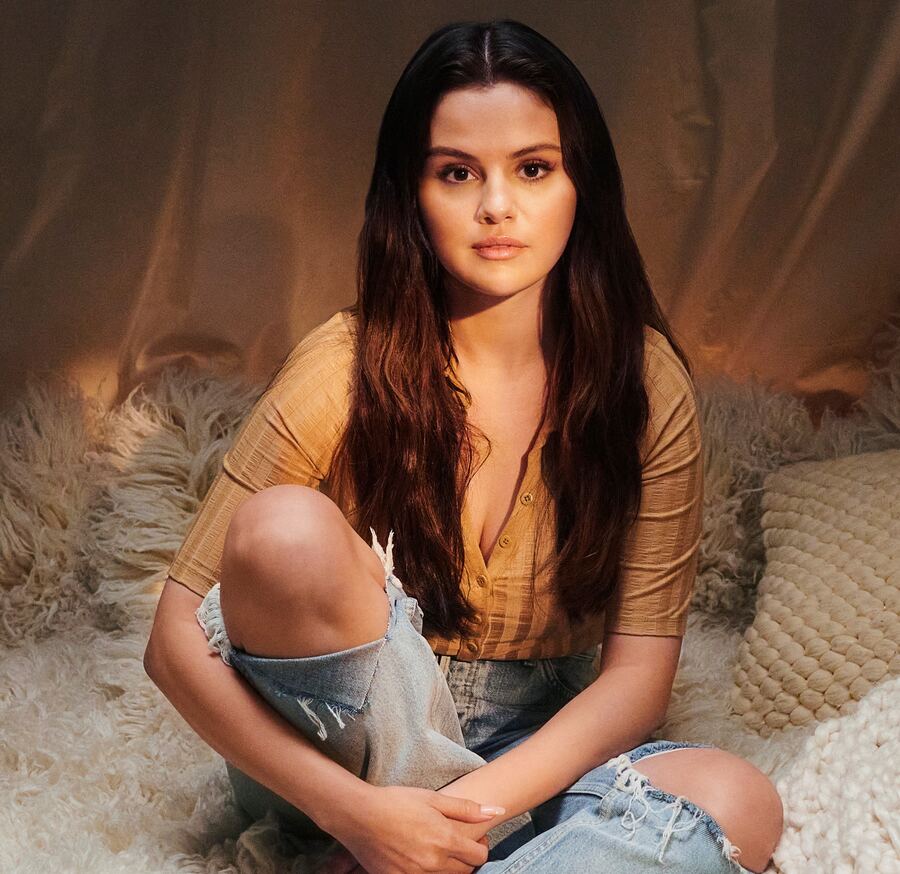Selena Gómez presentó una nueva canción para su documental "My Mind & Me"