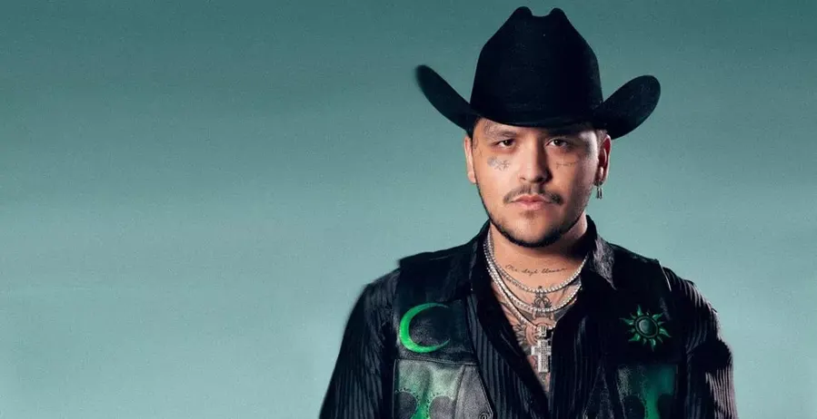 Christian Nodal lanzó su nuevo videoclip "Quédate"