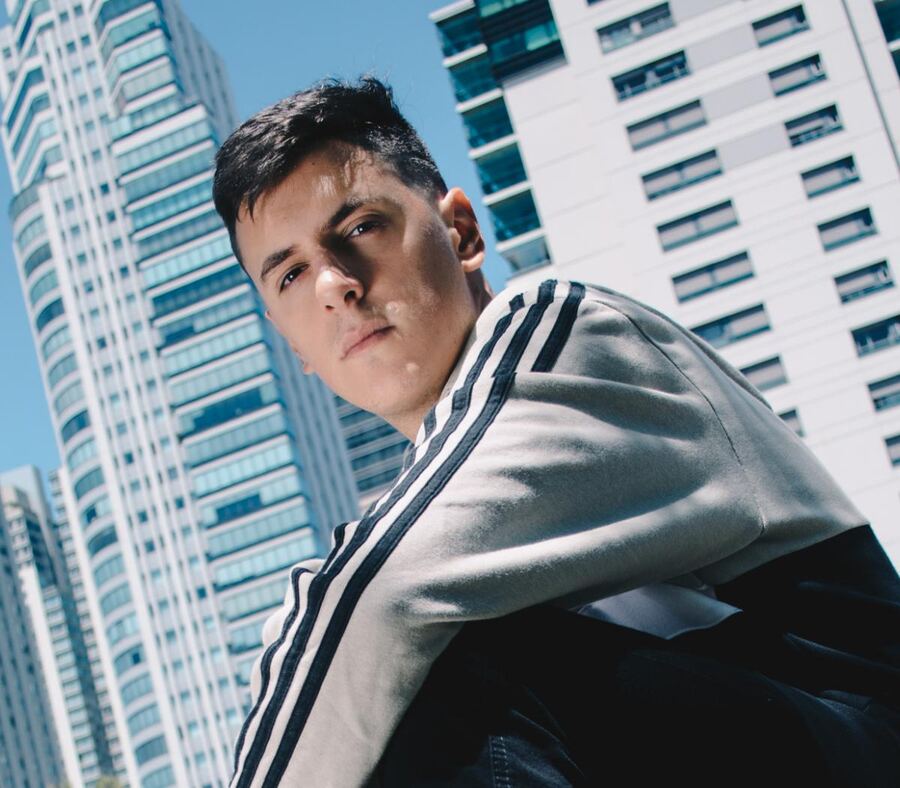 Acru cautiva con "Cien shows"