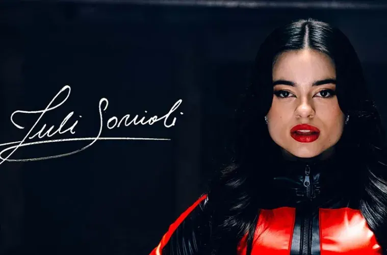 Juli Savioli debuta como cantante con el EP "Perfección"