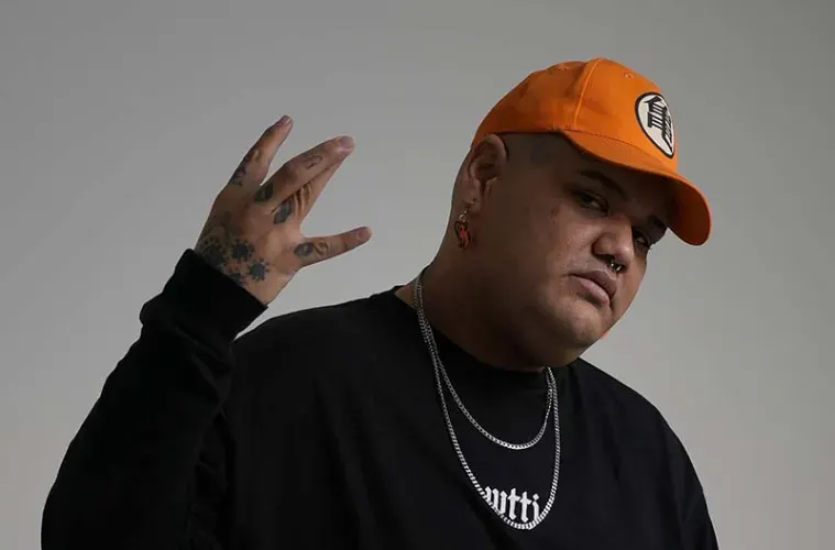 G Sony regresa con el sencillo "Un Poco y Un Poco"
