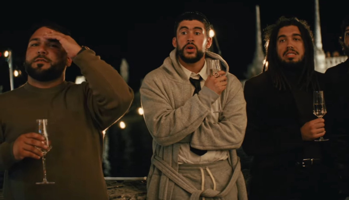 Bad Bunny sorprende a sus fans con el video de "No me quiero casar"