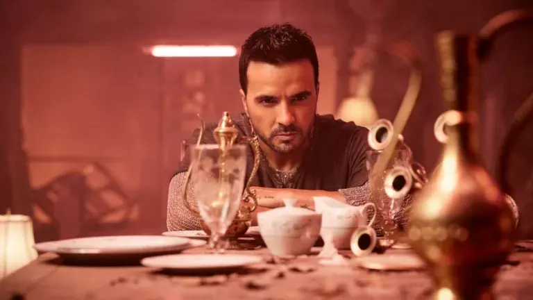 Luis Fonsi nos trae "Santiago" su nuevo single y video