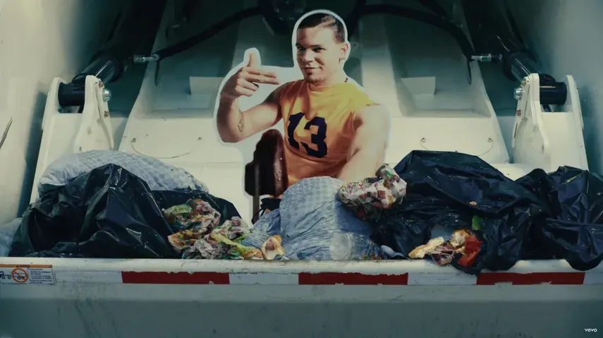 Residente estrena “Ron en el Piso”