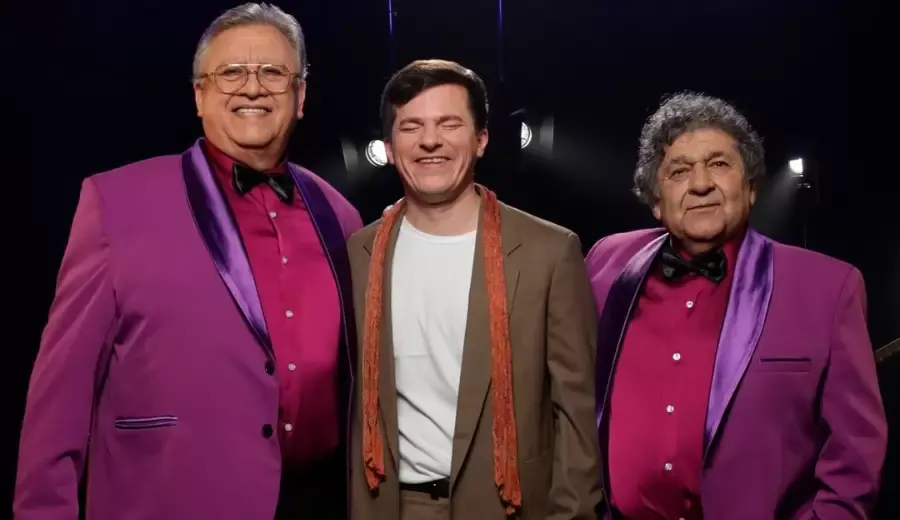 Nahuel Pennisi y Los Palmeras juntos en el video de "Mala"