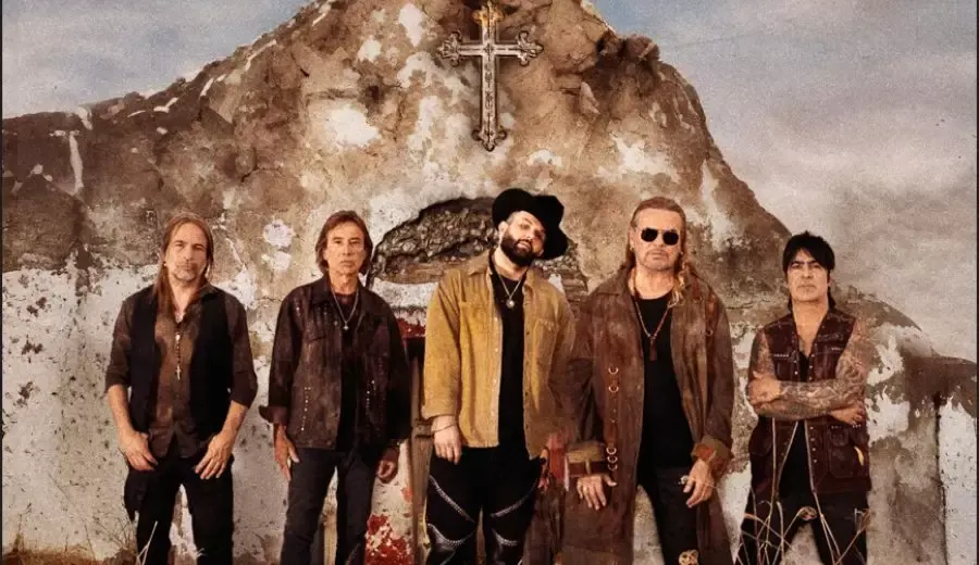 Maná relanza “Vivir sin aire” junto a Carín León