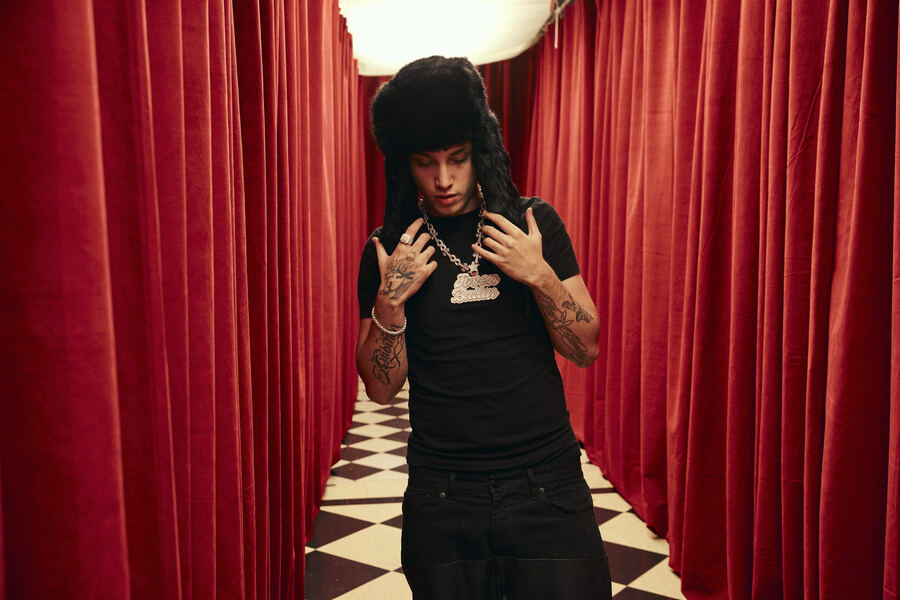 Zell estrena el single "Stripper"