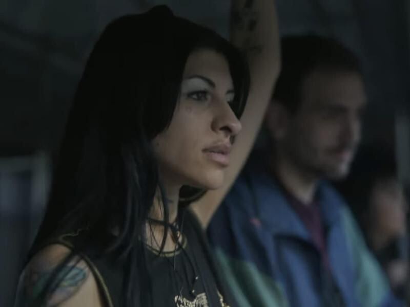 Cazzu rompe records con el video de "Con Otra"